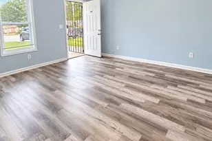 310 Freeport Dr, Lawrenceville, GA 30046 - Photo 5