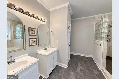 669 Shorewood Circle, Toccoa, GA 30577 - Photo 7