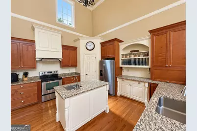 669 Shorewood Circle, Toccoa, GA 30577 - Photo 3