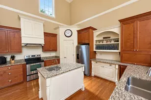 669 Shorewood Cir, Toccoa, GA 30577 - Photo 3