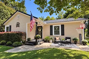 83 3rd St, Hartwell, GA 30643 - Photo 1