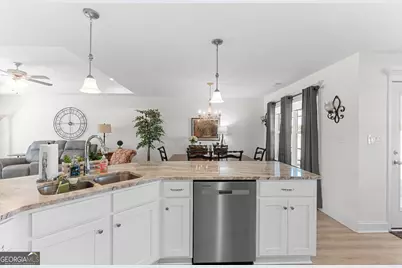 425 Lamplight Drive, Byron, GA 31008 - Photo 11