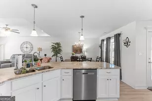 425 Lamplight Dr, Byron, GA 31008 - Photo 11