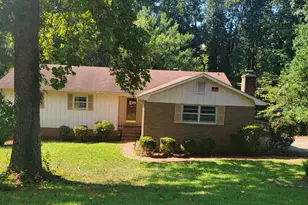 221 Park Hill Dr, Lagrange, GA 30241 - Photo 1