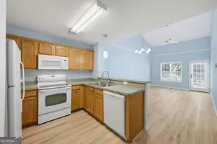 240 Fox Creek Blvd, Woodstock, GA 30188 - Photo 5