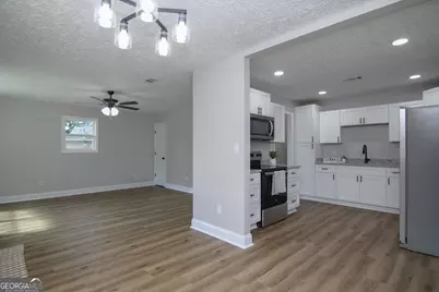 325 Wisconsin Avenue, Warner Robins, GA 31093 - Photo 9