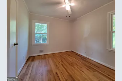 432 Lakeview Drive SW, Winder, GA 30680 - Photo 9