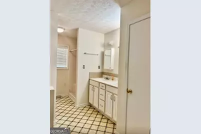 204 Lafayette St, Barnesville, GA 30204 - Photo 9
