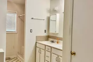 204 Lafayette St, Barnesville, GA 30204 - Photo 9
