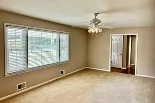 204 Lafayette St, Barnesville, GA 30204 - Photo 5