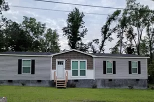 138 Canary Cir, Soperton, GA 30457 - Photo 1