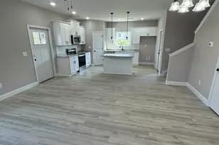 252 Beau Claire Cir, Byron, GA 31008 - Photo 3