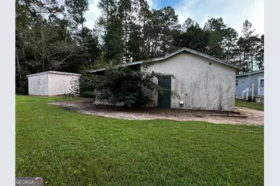 1693 E Lake Drive, Screven, GA 31560 - Photo 13