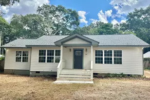 84 N Bowden St, Commerce, GA 30529 - Photo 1