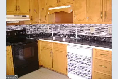 934 Park Place NE, Conyers, GA 30012 - Photo 5
