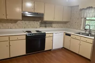 304 Clairmont Dr, Dublin, GA 31021 - Photo 3
