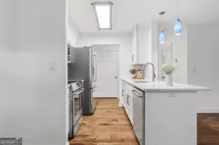300 Johnson Ferry Road NE, Atlanta, GA 30328 - Photo 23