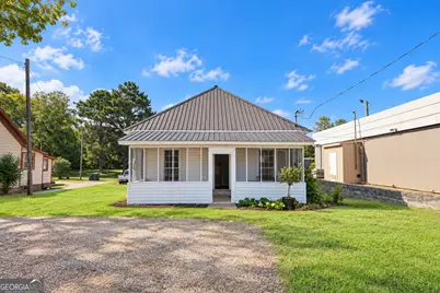 324 W Line Street, Calhoun, GA 30701 - Photo 1