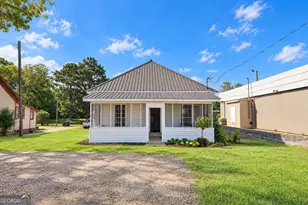 324 W Line St, Calhoun, GA 30701 - Photo 1
