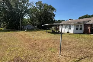 422 Bartson St, Lavonia, GA 30553 - Photo 5