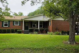 555 Mulberry St, Swainsboro, GA 30401 - Photo 1