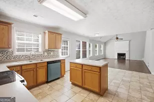 2049 Town Square Dr, McDonough, GA 30253 - Photo 15