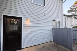 261 Country Club Dr, Jonesboro, GA 30238 - Photo 3