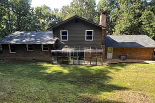 203 Woodland Dr, Calhoun, GA 30701 - Photo 3