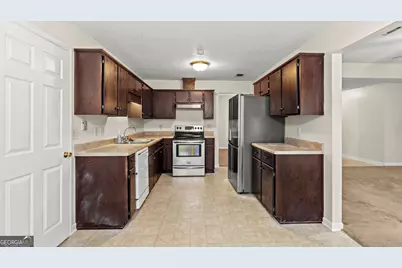 1010 Canton Court, Hinesville, GA 31313 - Photo 7