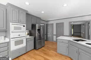 3520 Lester Ct SW, Lilburn, GA 30047 - Photo 21