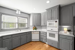 3520 Lester Ct SW, Lilburn, GA 30047 - Photo 19