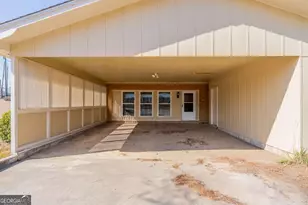 1729 W Forest Dr, Douglas, GA 31533 - Photo 41