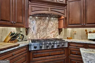2 Parsons Ln, Savannah, GA 31411 - Photo 11