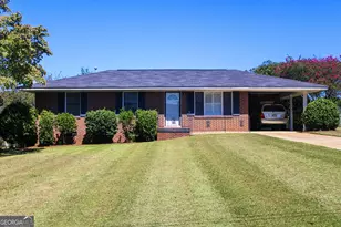 126 N Chilton Crescent, Lagrange, GA 30240 - Photo 1
