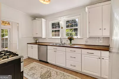 437 E 53rd Street, Savannah, GA 31405 - Photo 17
