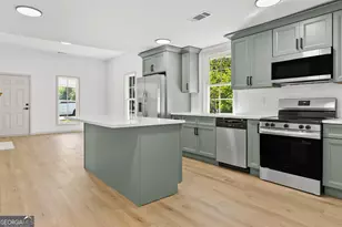 415 N 15th St, Griffin, GA 30223 - Photo 9