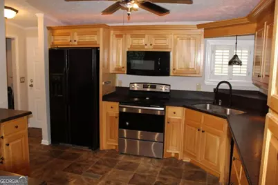 190 Roberts Point, Jackson, GA 30233 - Photo 27
