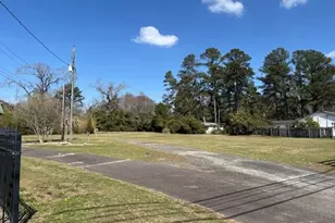 39 E Calhoun St, Wadley, GA 30477 - Photo 19
