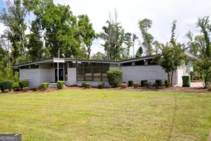 96 N Gill St, Hazlehurst, GA 31539 - Photo 1