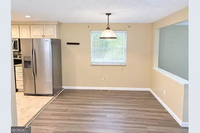 5104 Rock Glen Drive, Stone Mountain, GA 30088 - Photo 3