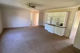 305 W Crockett St, Sylvester, GA 31791 - Photo 3