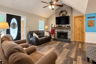 913 Century Oak Dr, Winder, GA 30680 - Photo 7