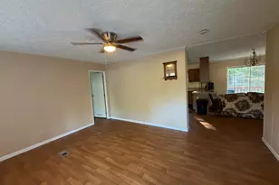 206 Benifield Dr, Lavonia, GA 30553 - Photo 3