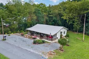 325 Austin St, Blue Ridge, GA 30513 - Photo 3