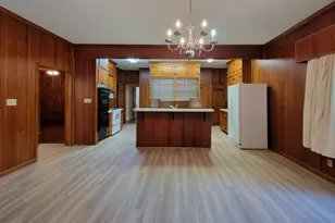 73 W Wright St, Winder, GA 30680 - Photo 7