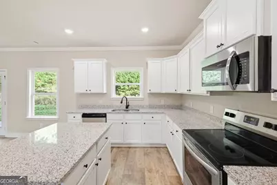 275 Huntington Manor Court #18, Cornelia, GA 30531 - Photo 3