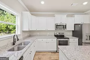 275 Huntington Manor Ct, Cornelia, GA 30531 - Photo 5