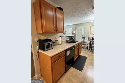 667 Lakes Circle, Lithonia, GA 30058 - Photo 3