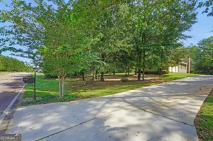 505 Crescent Dr, Forsyth, GA 31029 - Photo 9
