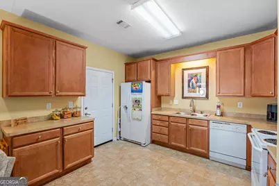 4232 Pondview Way, Oakwood, GA 30566 - Photo 5